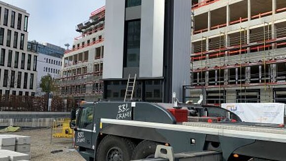 Musterfassade des Optineo Konkav und konvex geformte Fassade