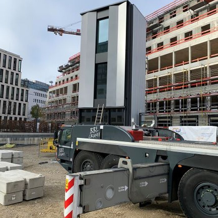 Konkav und konvex geformte Fassade